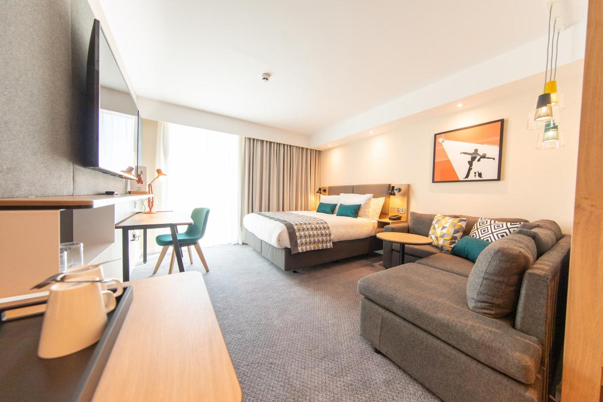 Holiday Inn Blackpool By Ihg Bagian luar foto