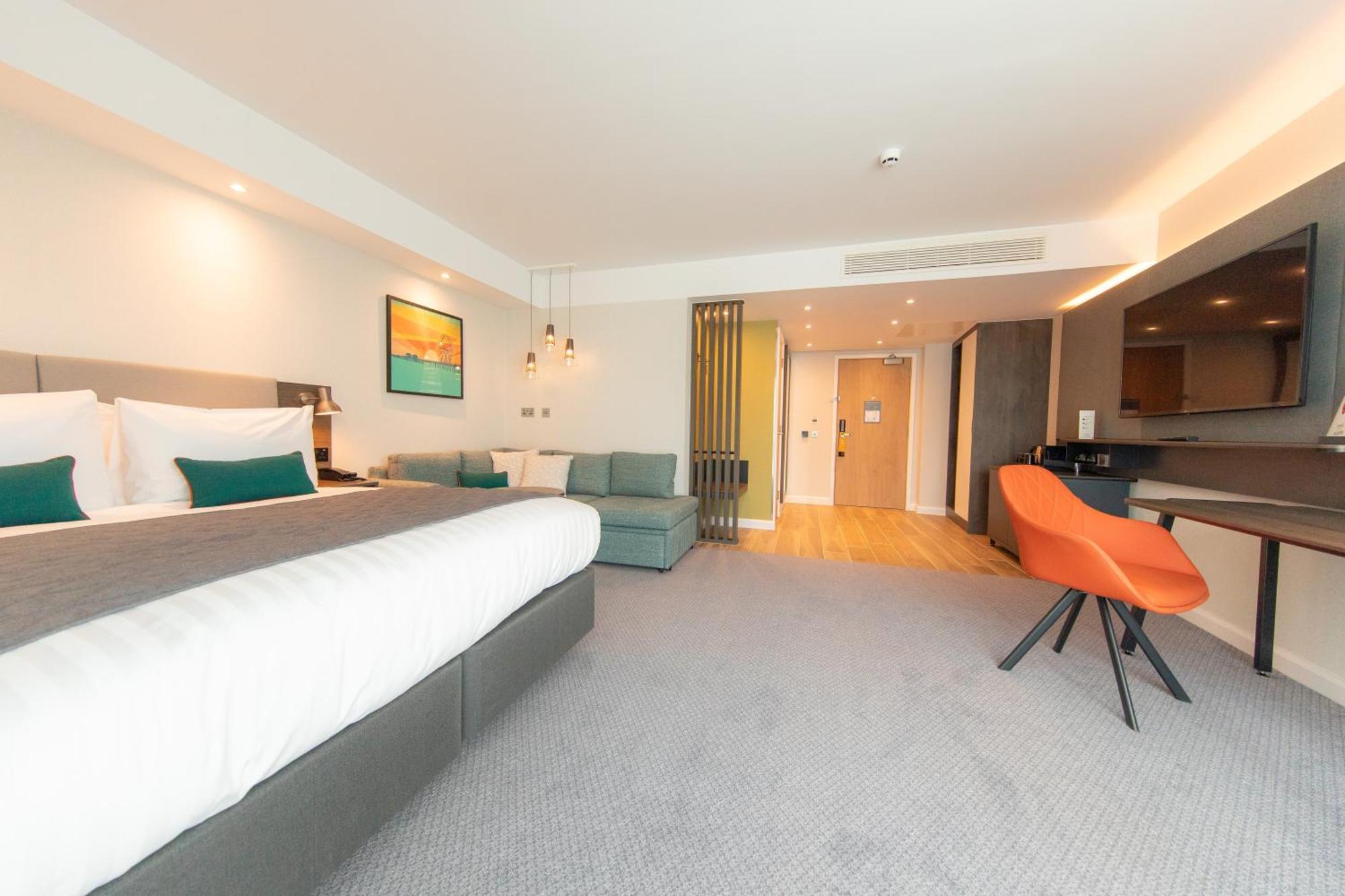 Holiday Inn Blackpool By Ihg Bagian luar foto