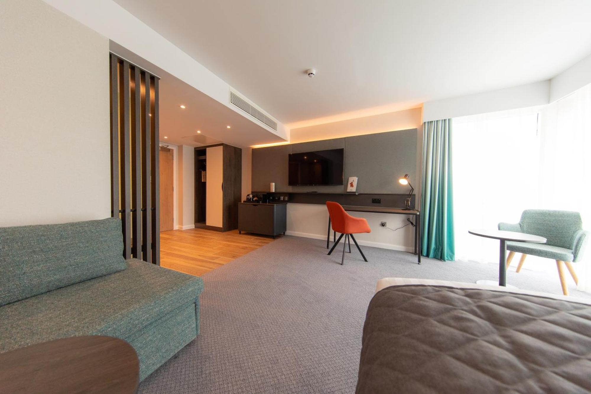 Holiday Inn Blackpool By Ihg Bagian luar foto