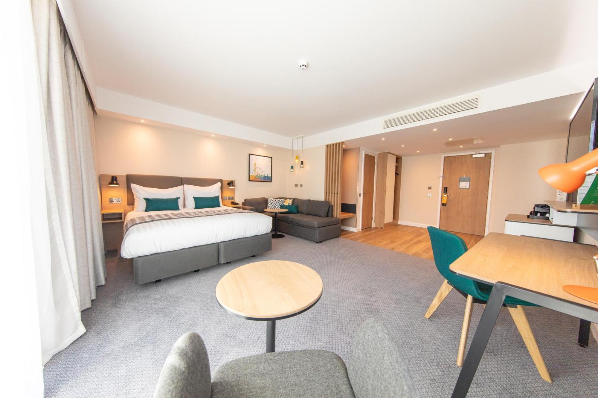 Holiday Inn Blackpool By Ihg Bagian luar foto