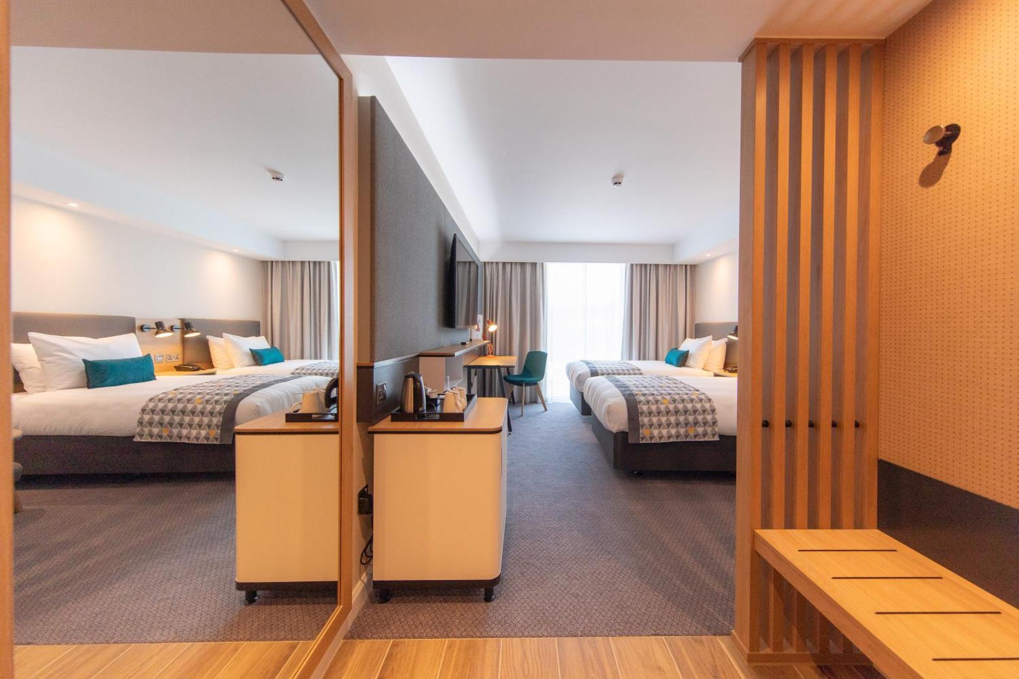 Holiday Inn Blackpool By Ihg Bagian luar foto
