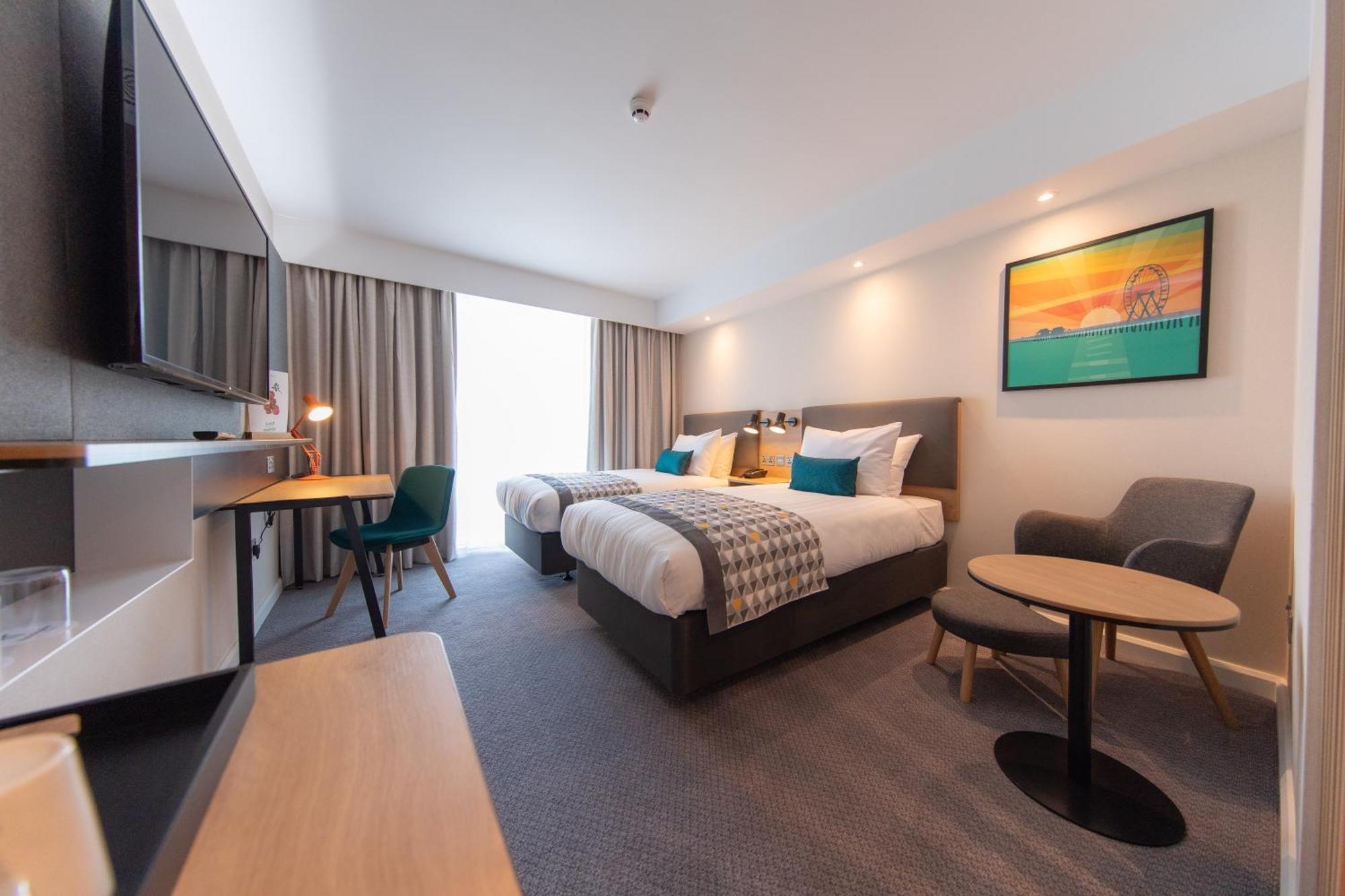Holiday Inn Blackpool By Ihg Bagian luar foto