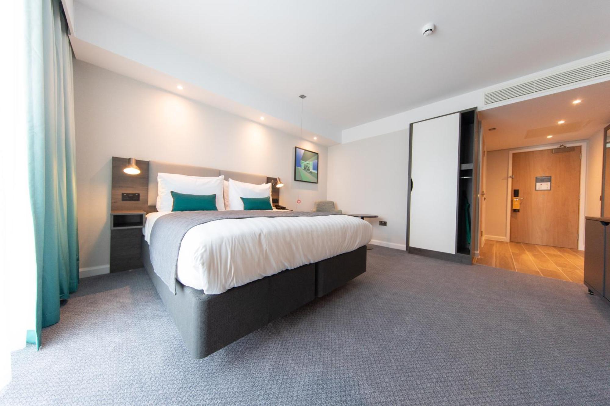 Holiday Inn Blackpool By Ihg Bagian luar foto