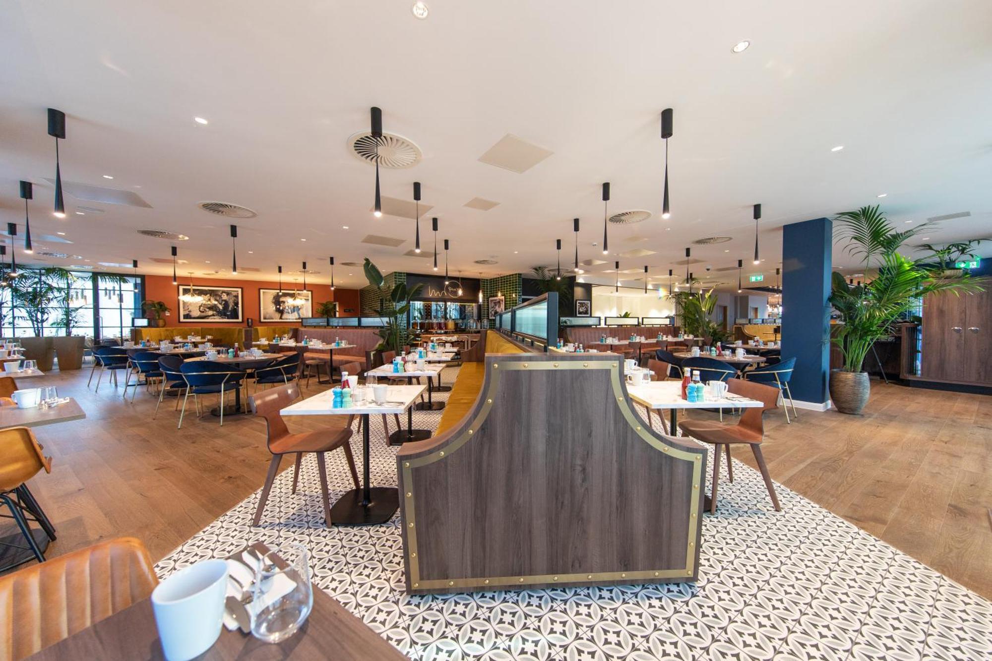Holiday Inn Blackpool By Ihg Bagian luar foto