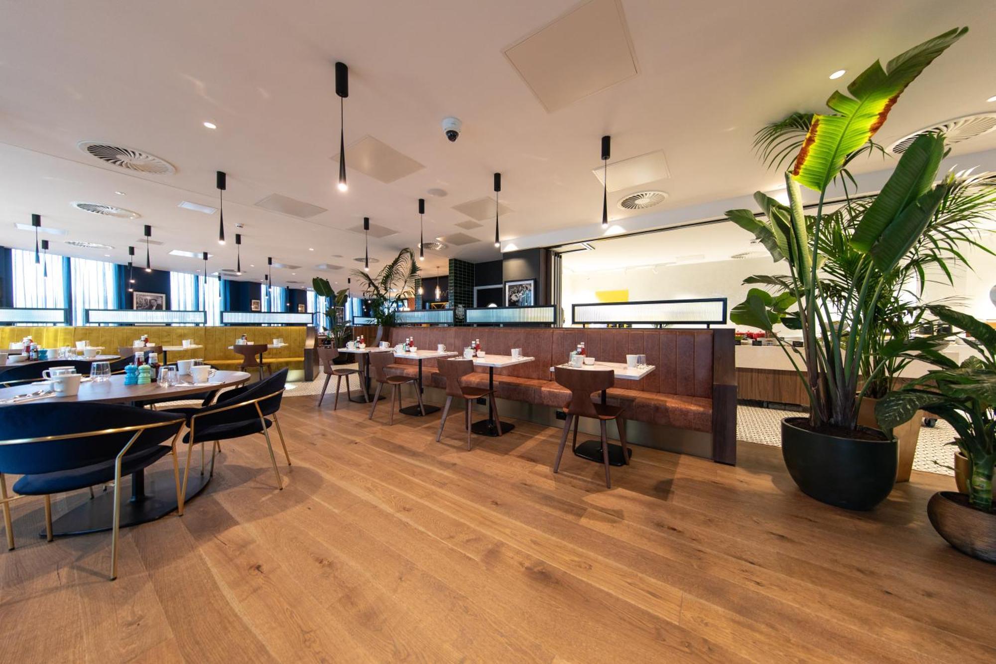 Holiday Inn Blackpool By Ihg Bagian luar foto