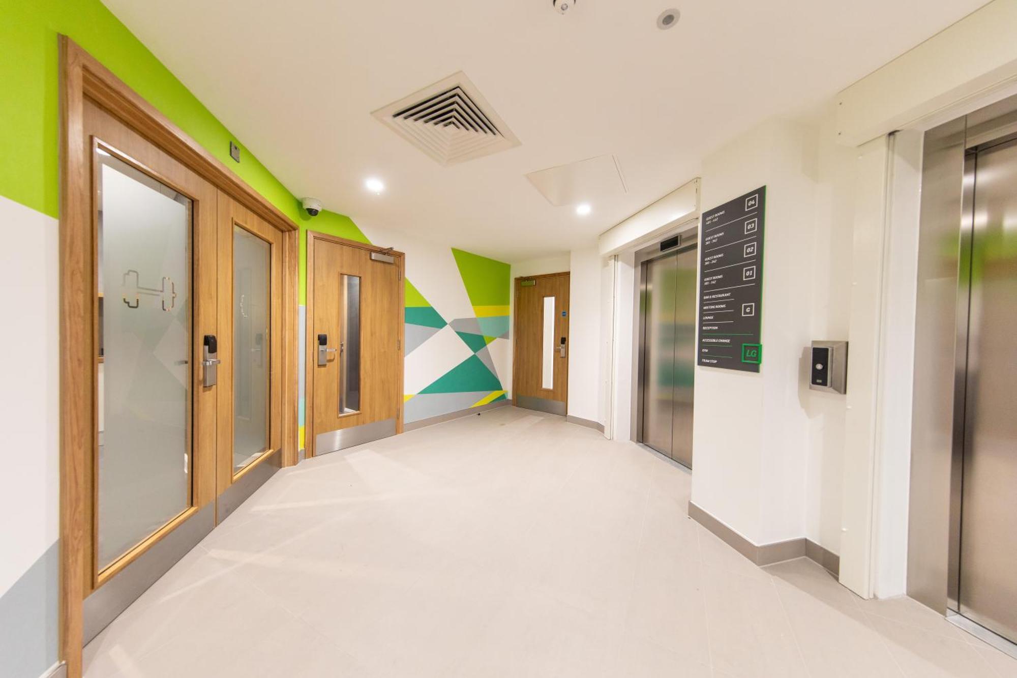 Holiday Inn Blackpool By Ihg Bagian luar foto