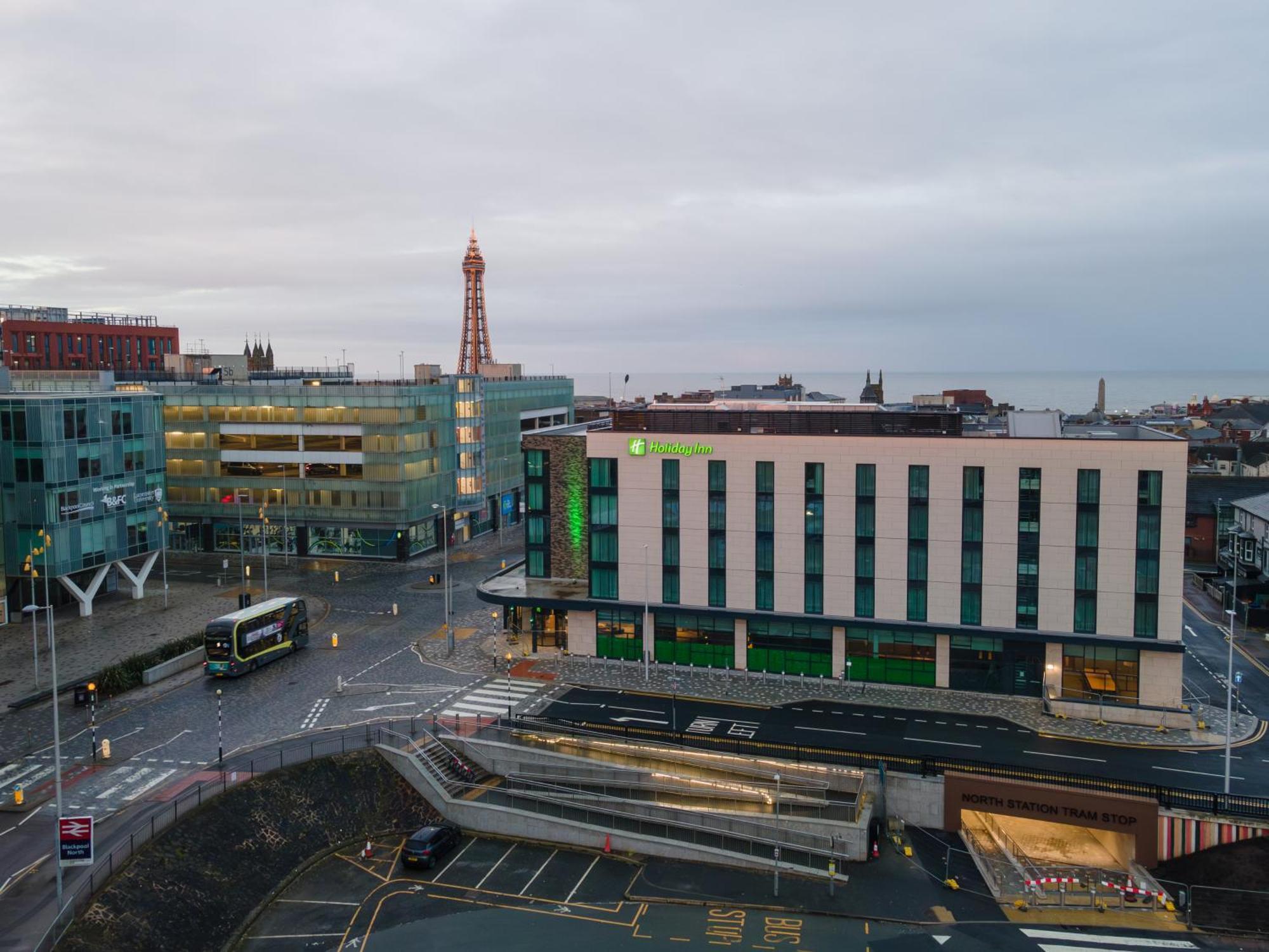 Holiday Inn Blackpool By Ihg Bagian luar foto