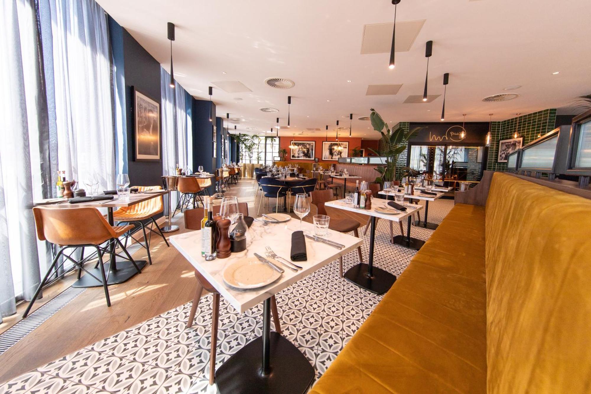 Holiday Inn Blackpool By Ihg Bagian luar foto